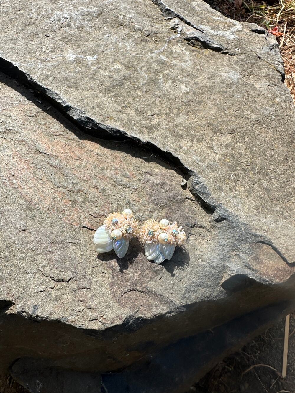 Vintage 1950s Pale Pink Faux Shell Cluster Clip-On Earrings